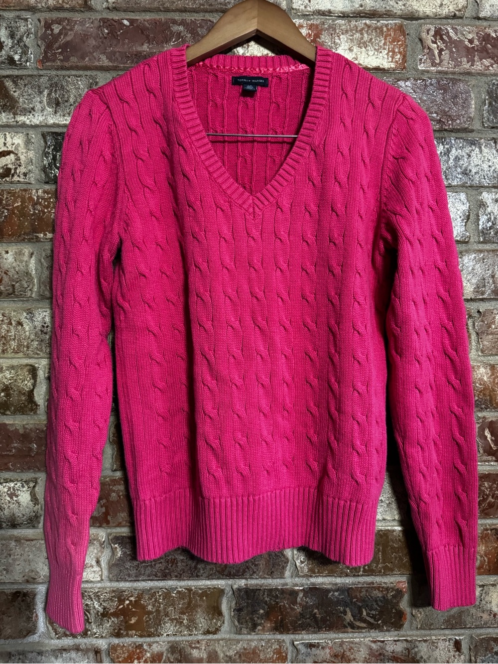 2010 Cable Knit V-Neck Sweater - Hot Pink -